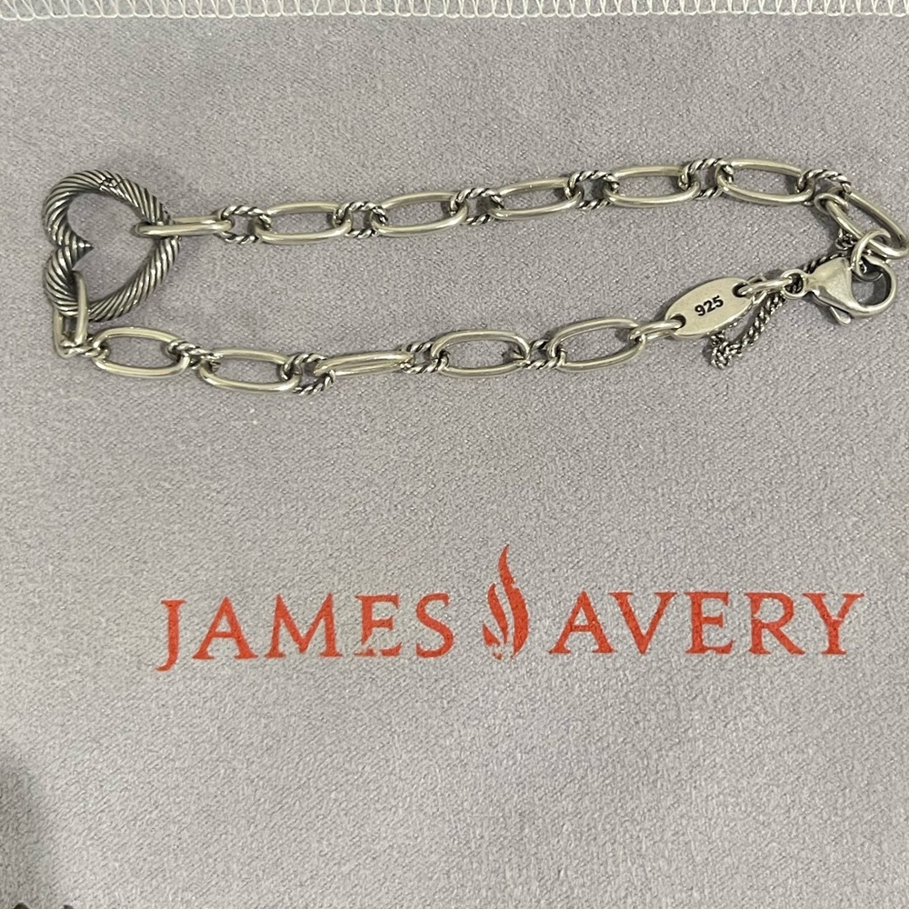 Changeable Heart Charm Bracelet size Large-Brand new never wore